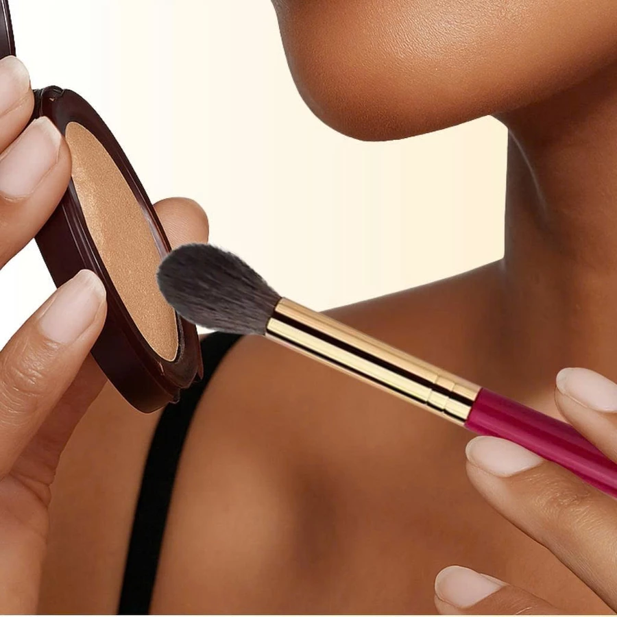 Cọ Đánh Highlight, Setting và Má Hồng Chichodo Tapered Highlighting C108 – Cán Đỏ, Lông Tự Nhiên