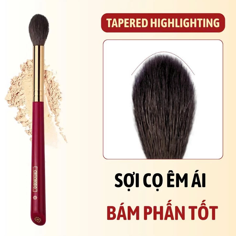 Cọ Đánh Highlight, Setting và Má Hồng Chichodo Tapered Highlighting C108 – Cán Đỏ, Lông Tự Nhiên