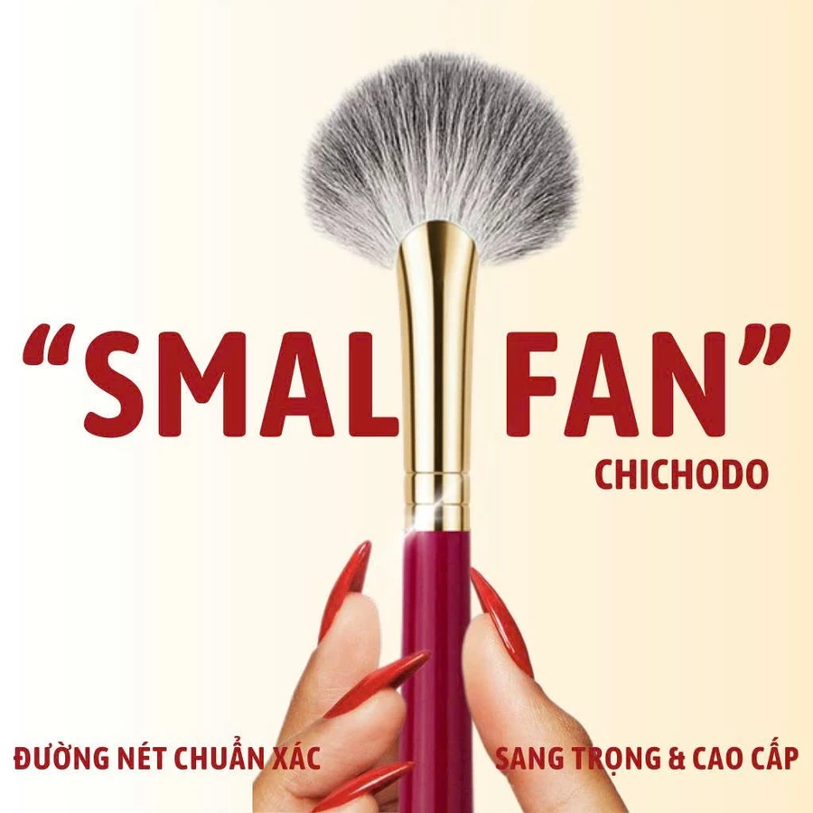 Cọ Quạt Nhỏ Tạo Sáng Gò Má/Sống Mũi/Xương Chân Mày CHICHODO Small Fan Brush C126