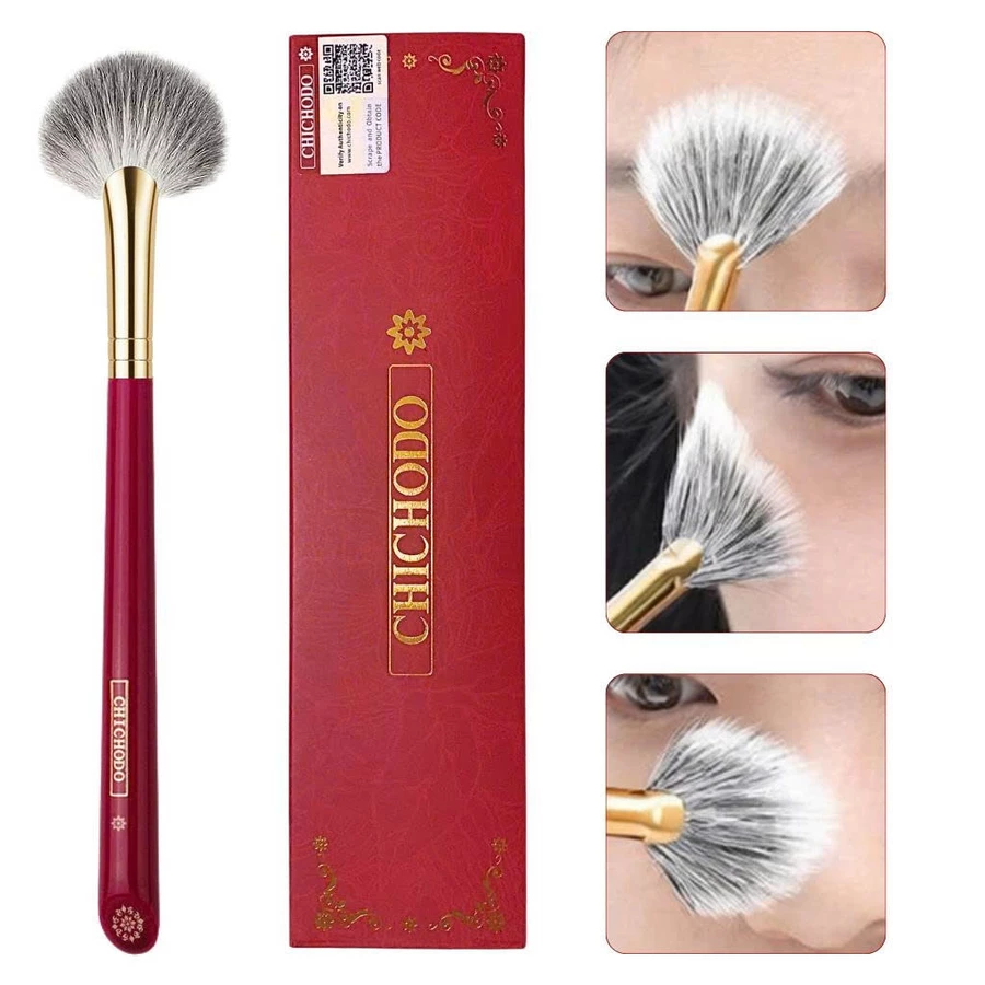 Cọ Quạt Nhỏ Tạo Sáng Gò Má/Sống Mũi/Xương Chân Mày CHICHODO Small Fan Brush C126