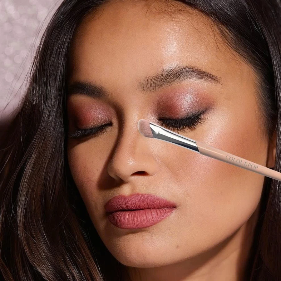 Cọ Tạo Khối Sống Mũi Và Highlight COLOURPOP Nose Contour Brush C199