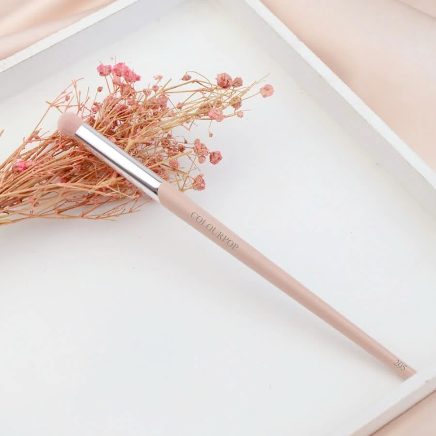 Cọ Nhấn Sáng Đầu Mắt COLOURPOP Eye Highlight Brush C205