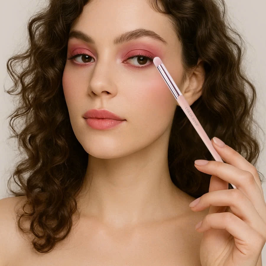 Cọ Nhấn Sáng Đầu Mắt COLOURPOP Eye Highlight Brush C205