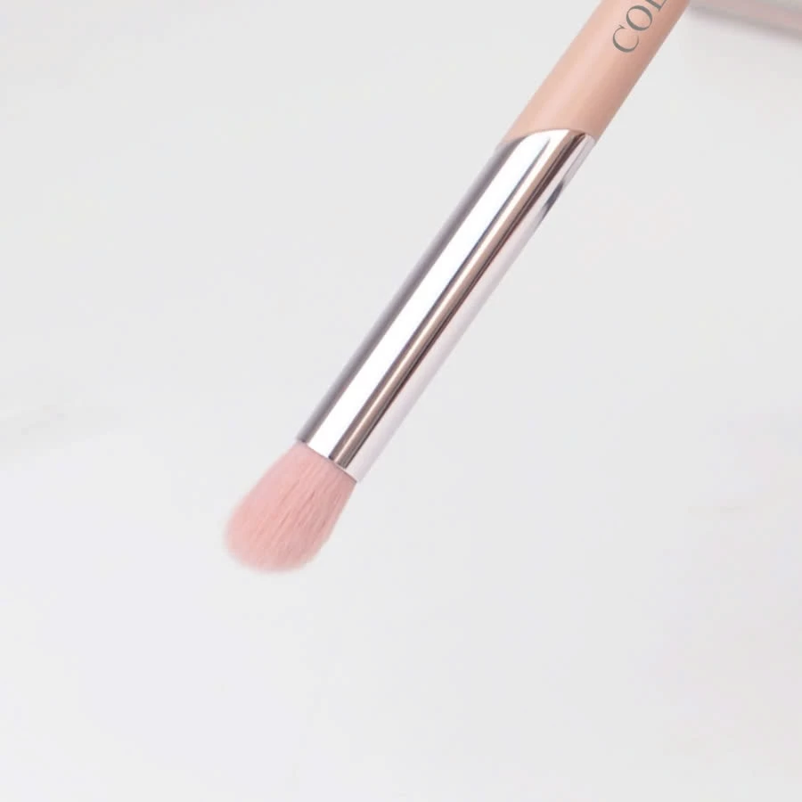 Cọ Tạo Khối Sống Mũi Đầu Tròn COLOURPOP Nose Contour Brush C206