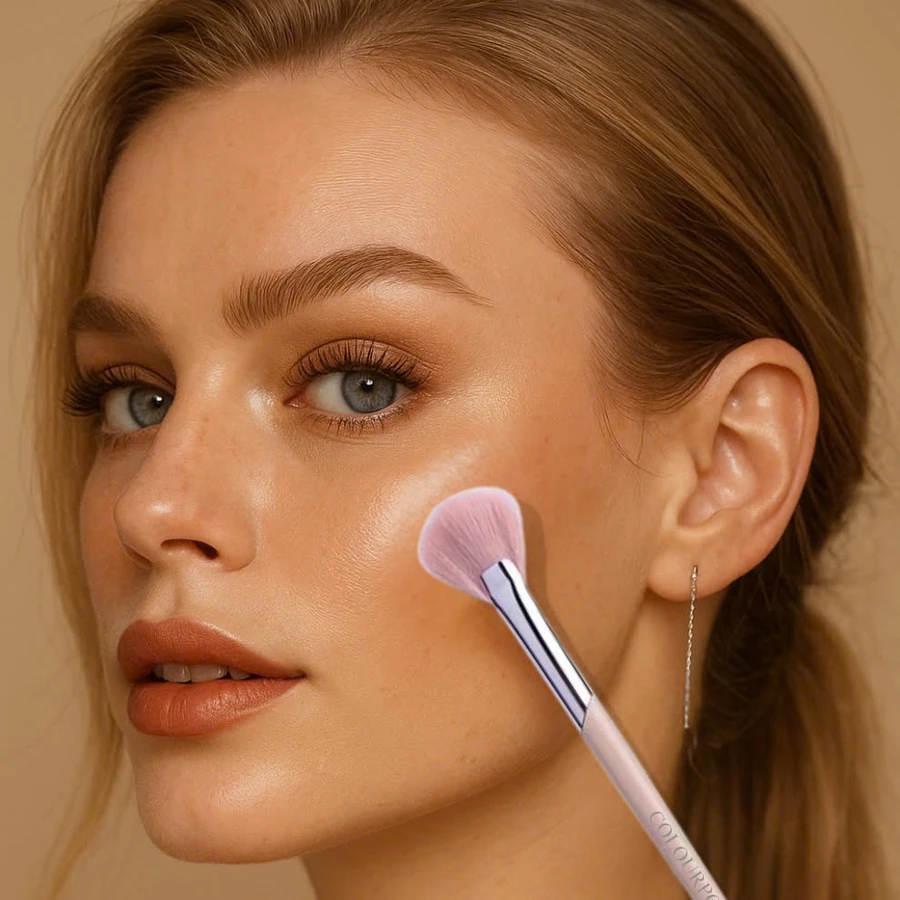 Cọ Highlight Hình Quạt Bắt Sáng COLOURPOP Fan Highlight Brush C208