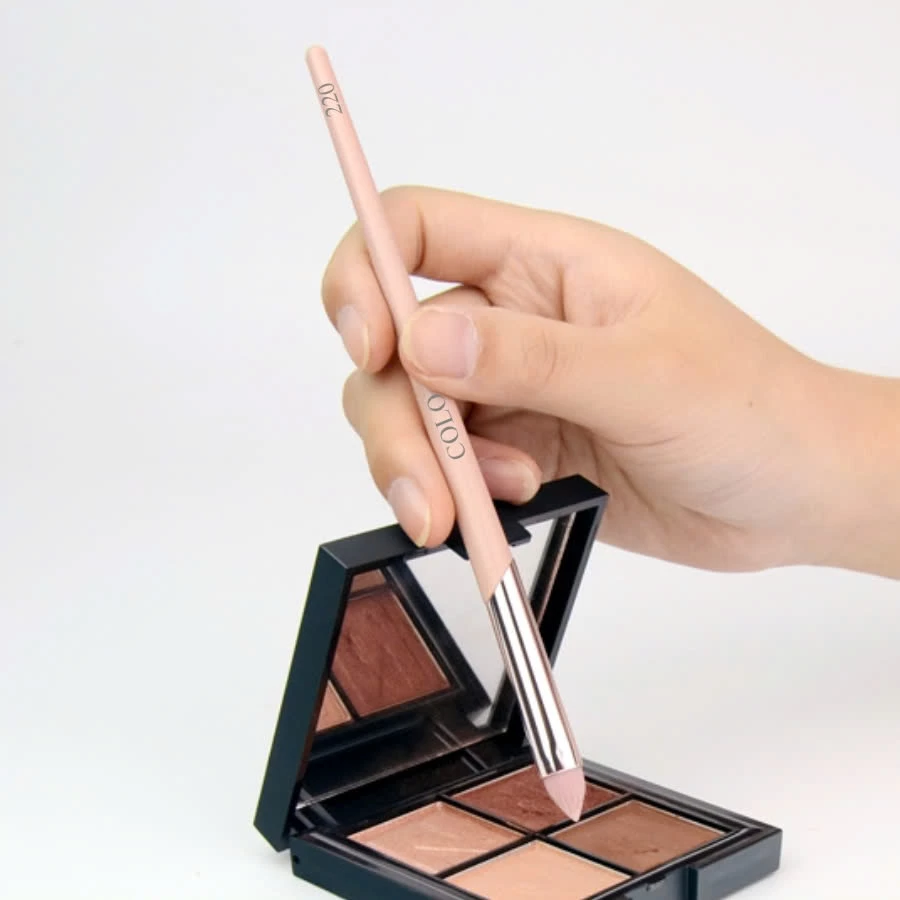 Cọ Viền Môi Và Che Khuyết Điểm COLOURPOP Lip Liner Brush C220